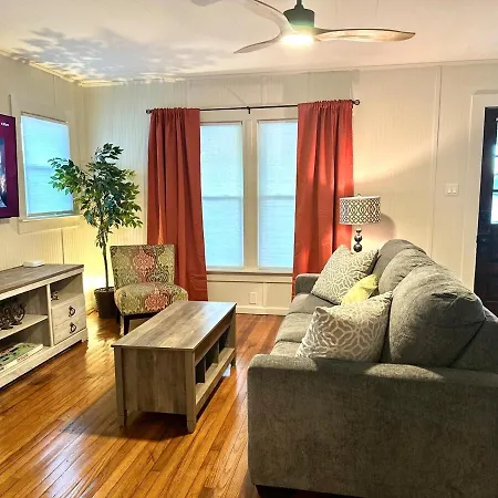 Comfortable Apartment, Near To Aviation Museum -Spruce Goose